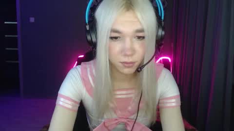 Snapshot of stiff_boys chatting on October 28, 2025, 3:58 pm Steve online show from October 28, 2025, 3:58 pm