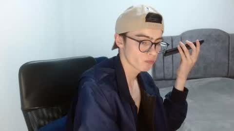 stiv_grant online show from May 14, 2026, 12:39 am