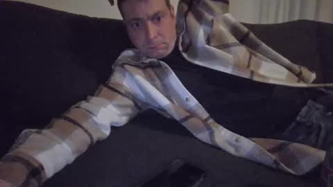 stoeprand92 online show from April 18, 2026, 3:54 am