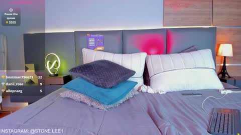 Stone Lee  online show from December 15, 2024, 10:07 am