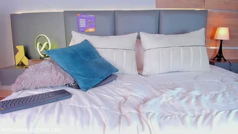 Stone Lee  online show from December 28, 2024, 3:15 pm