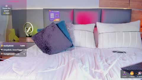 Stone Lee  online show from January 12, 2025, 4:08 pm