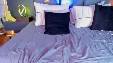 Stone Lee  online show from January 27, 2025, 12:05 pm