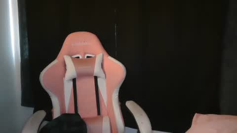 Snapshot of stoned2dabones666 chatting on February 16, 2025, 11:59 pm Haily online show from February 16, 2025, 11:59 pm