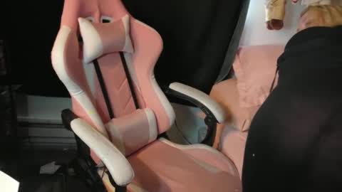 Snapshot of stoned2dabones666 chatting on March 9, 2025, 7:37 pm Haily online show from March 9, 2025, 7:37 pm