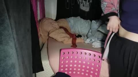 Snapshot of stoned2dabones666 chatting on December 21, 2025, 10:11 am Haily online show from December 21, 2025, 10:11 am