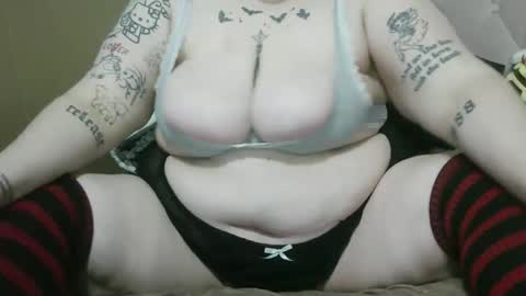stonedbbw01 online show from January 17, 2026, 7:24 am