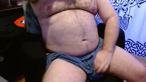 Snapshot of stonerbear42 chatting on April 18, 2026, 9:46 am Stonerbear42 online show from April 18, 2026, 9:46 am
