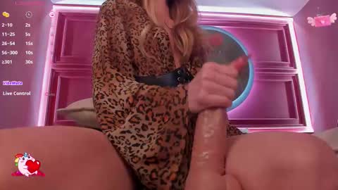 Snapshot of stormi_suxxx chatting on March 8, 2026, 12:53 pm Stormi online show from March 8, 2026, 12:53 pm