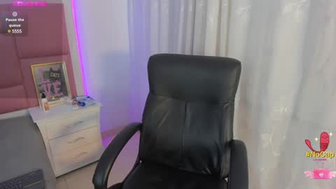 Sweety Stormi  online show from January 10, 2025, 1:32 am