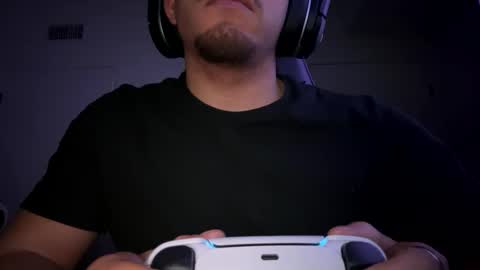 Snapshot of str8dj chatting on December 19, 2024, 1:51 pm Dj online show from December 19, 2024, 1:51 pm