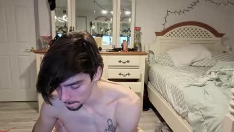 str8whiteboy21 online show from December 22, 2025, 6:10 am