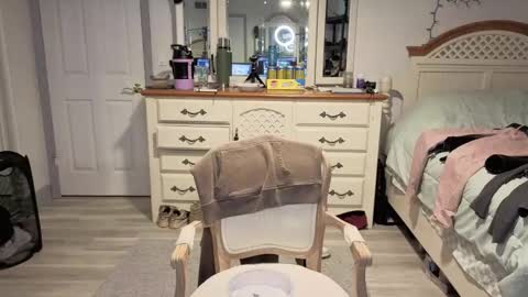 str8whiteboy21 online show from February 5, 2026, 7:35 am