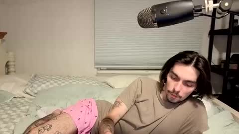 str8whiteboy21 online show from April 14, 2026, 1:22 am