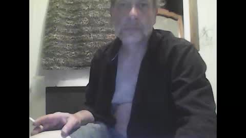 Snapshot of straightmaletouse chatting on May 26, 2026, 9:38 am straightmaletouse online show from May 26, 2026, 9:38 am