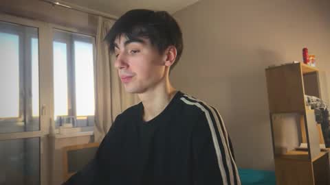 Snapshot of stralght_twinks chatting on February 15, 2026, 3:20 pm Ray online show from February 15, 2026, 3:20 pm