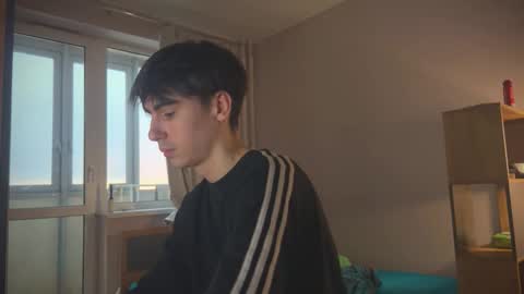 Snapshot of stralght_twinks chatting on February 16, 2026, 2:57 pm Ray online show from February 16, 2026, 2:57 pm