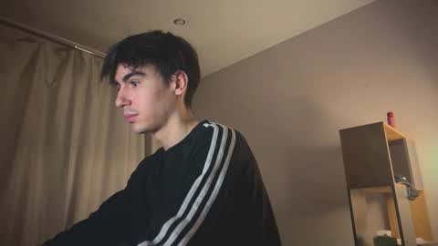Snapshot of stralght_twinks chatting on February 22, 2026, 10:52 pm Ray online show from February 22, 2026, 10:52 pm