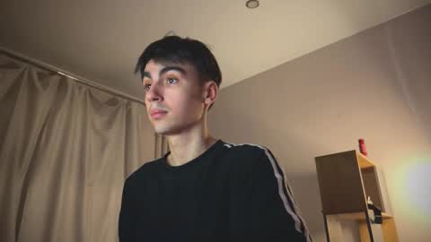 Snapshot of stralght_twinks chatting on March 2, 2026, 4:47 pm Ray online show from March 2, 2026, 4:47 pm