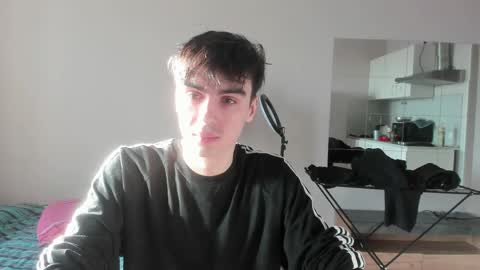 Snapshot of stralght_twinks chatting on March 28, 2026, 2:05 pm Ray online show from March 28, 2026, 2:05 pm