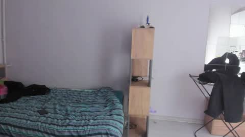 Snapshot of stralght_twinks chatting on March 29, 2026, 5:57 pm Ray online show from March 29, 2026, 5:57 pm