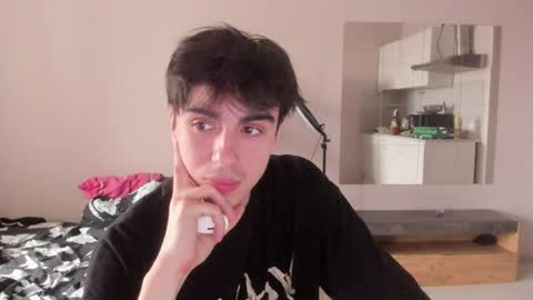 Snapshot of stralght_twinks chatting on April 16, 2026, 3:35 pm Ray online show from April 16, 2026, 3:35 pm