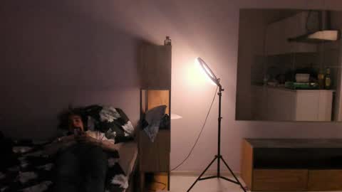 Snapshot of stralght_twinks chatting on April 18, 2026, 7:07 pm Ray online show from April 18, 2026, 7:07 pm