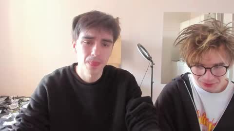 Snapshot of stralght_twinks chatting on April 19, 2026, 11:31 am Ray online show from April 19, 2026, 11:31 am