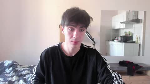 Snapshot of stralght_twinks chatting on April 27, 2026, 7:17 am Ray online show from April 27, 2026, 7:17 am