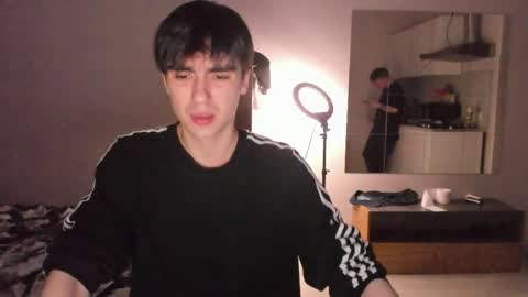 Snapshot of stralght_twinks chatting on April 30, 2026, 6:25 pm Ray online show from April 30, 2026, 6:25 pm
