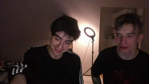 Snapshot of stralght_twinks chatting on April 30, 2026, 8:57 pm Ray online show from April 30, 2026, 8:57 pm