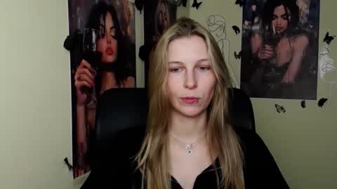 Snapshot of stranger_giirl chatting on April 23, 2026, 12:40 pm Amalia online show from April 23, 2026, 12:40 pm