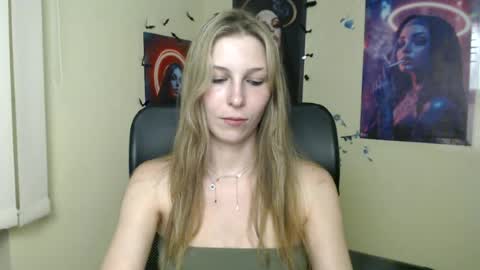 Snapshot of stranger_giirl chatting on June 24, 2026, 7:57 pm Amalia online show from June 24, 2026, 7:57 pm