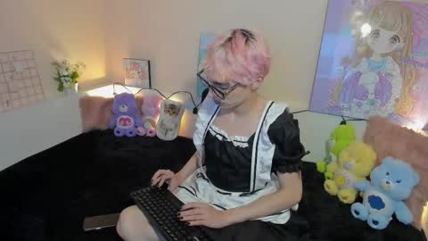 strawberry_kitty_ online show from November 20, 2025, 11:26 pm