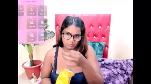 Snapshot of strawberry_lipz chatting on September 18, 2025, 6:37 am strawberry_lipz online show from September 18, 2025, 6:37 am