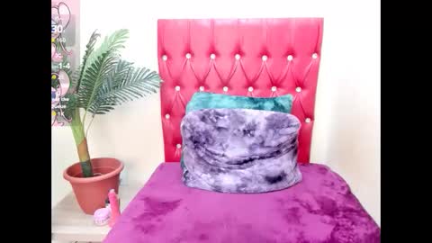 Snapshot of strawberry_lipz chatting on September 29, 2025, 4:28 am strawberry_lipz online show from September 29, 2025, 4:28 am