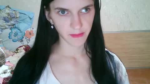 Snapshot of strawberry_storm chatting on April 4, 2026, 4:15 pm Strawberry Storm online show from April 4, 2026, 4:15 pm