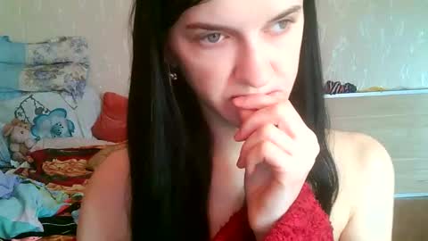 Snapshot of strawberry_storm chatting on May 19, 2026, 5:58 am Strawberry Storm online show from May 19, 2026, 5:58 am