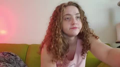 Strawberrylotsacake online show from September 28, 2025, 2:33 pm