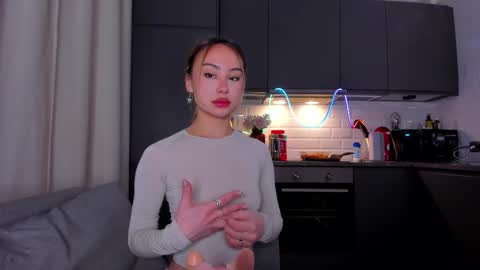 Tati and Lola online show from November 27, 2025, 1:13 pm