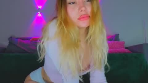 Tati and Lola online show from April 18, 2026, 5:55 am