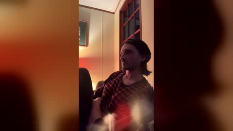 Snapshot of stringgreens777 chatting on December 20, 2025, 11:45 pm stringgreens777 online show from December 20, 2025, 11:45 pm