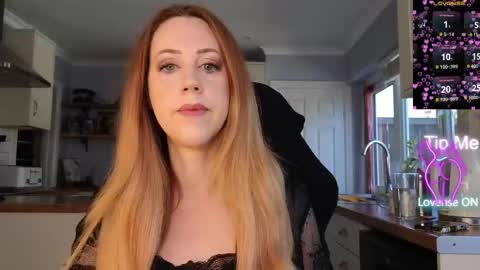 Amorina online show from April 14, 2026, 9:26 am