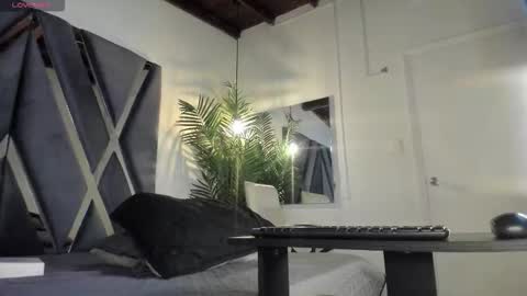 Snapshot of strong_girl_ chatting on March 24, 2026, 11:04 am Alexa online show from March 24, 2026, 11:04 am