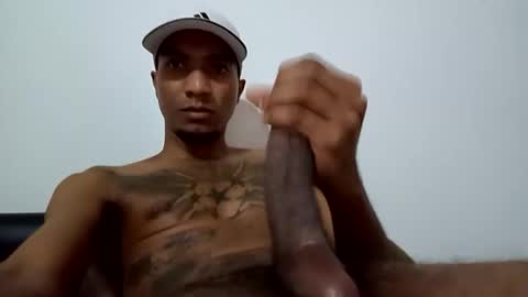 stronganddelicious online show from November 17, 2025, 6:19 am