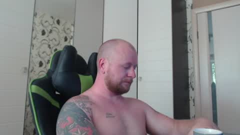 Snapshot of strongass18 chatting on June 10, 2026, 10:03 am Alex online show from June 10, 2026, 10:03 am
