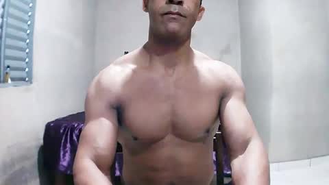 Snapshot of strongdaddyfantastic chatting on April 25, 2026, 12:30 pm strongdaddyfantastic online show from April 25, 2026, 12:30 pm
