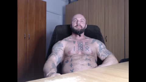 Snapshot of strongivan chatting on April 4, 2026, 5:54 pm StrongIvan online show from April 4, 2026, 5:54 pm