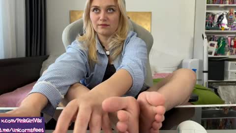 goddess online show from April 7, 2026, 2:06 pm