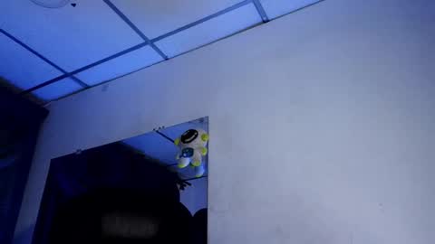 stuart_boy_ online show from February 16, 2025, 3:47 am